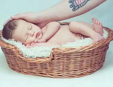 Kiedy odpada pępek u noworodka? Kluczowe informacje